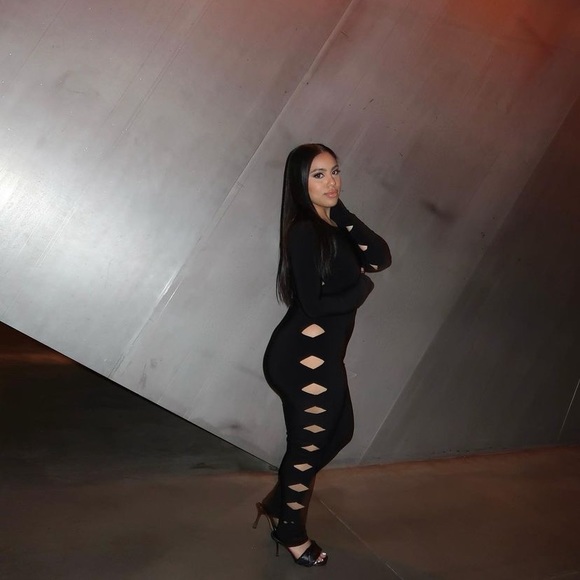 SOLD!!!!!NORMA KAMALI
Long Sleeve Crew Neck Alligator Catsuit - Picture 4 of 6